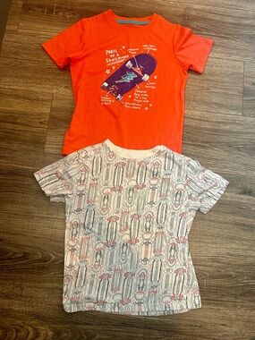 Kids 7 Orange Skateboard Graphic Tee Bundle